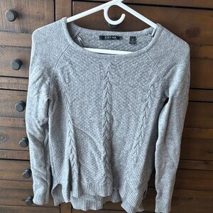 Cyrus Women's Light Gray Cable Knit Sweater